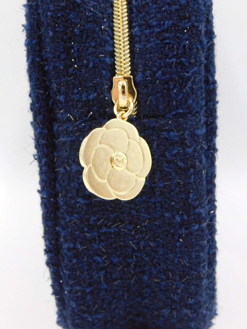 CHANEL Beaute Blue Tweed Makeup Travel Bag | 2025 Collection | Authentic | EUC - Picture 3 of 9